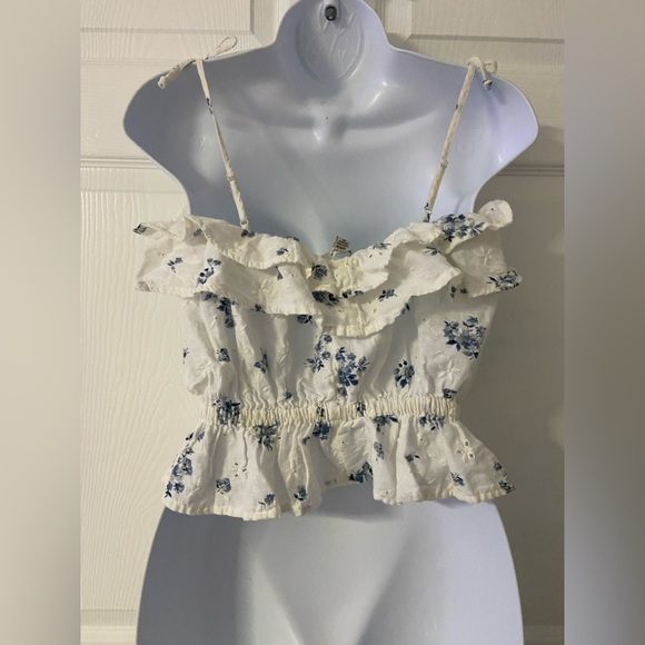T37a- AMERICAN EAGLE White-Blue Floral EYELET Embroidered Ruched Spaghetti Top - Picture 5 of 6